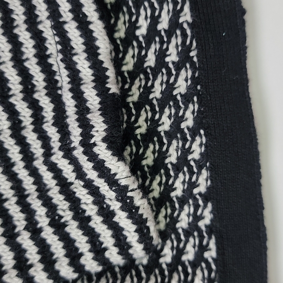Cabi Fergie Chunky Split Hem Cowl Neck Wrap Sweater In Black White/Size M. - Picture 6 of 10